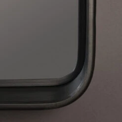 IJzeren Spiegel 11 IJzeren Spiegel -Meubelverkoop dutchbone bradley lange smalle passpiegel 04