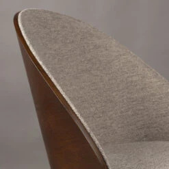 Stoel Met Ronde Rug Walnoot Hout -Meubelverkoop dutchbone rodin stoel met ronde rug walnoot hout 04