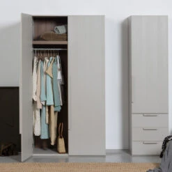 WOOOD Lichtgrijze Kledingkast Japandi 2-deurs 12 WOOOD Lichtgrijze Kledingkast Japandi 2-deurs -Meubelverkoop woood rens lichtgrijze kledingkast japandi 2 deurs 02