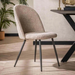 Moderne Stoel Met Ronde Rugleuining