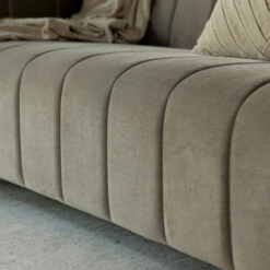 Zandkleurige 3 Zits Bank 8 Zandkleurige 3 Zits Bank -Meubelverkoop zandkleurig 3 zitsbank vivilla vive 08