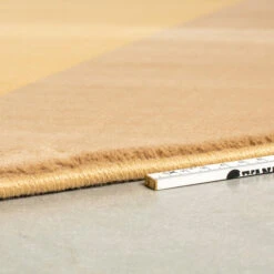 Zuiver Retro Design Vloerkleed -Meubelverkoop zuiver harmony brown rice retro design vloerkleed 160x230 05 1